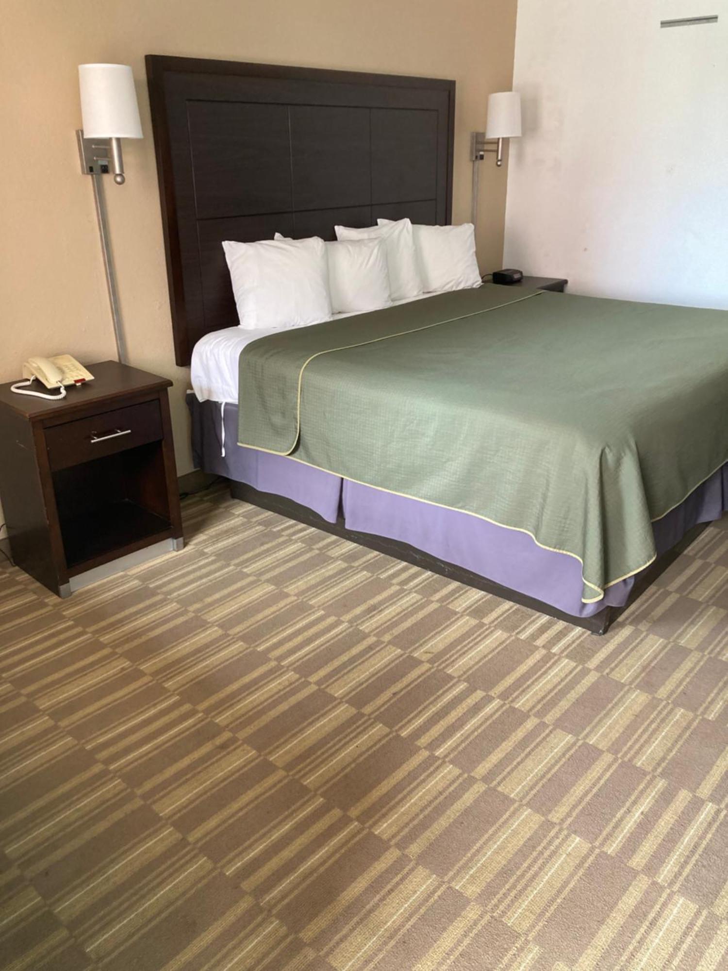 Americas Best Value Inn Clute Exterior foto