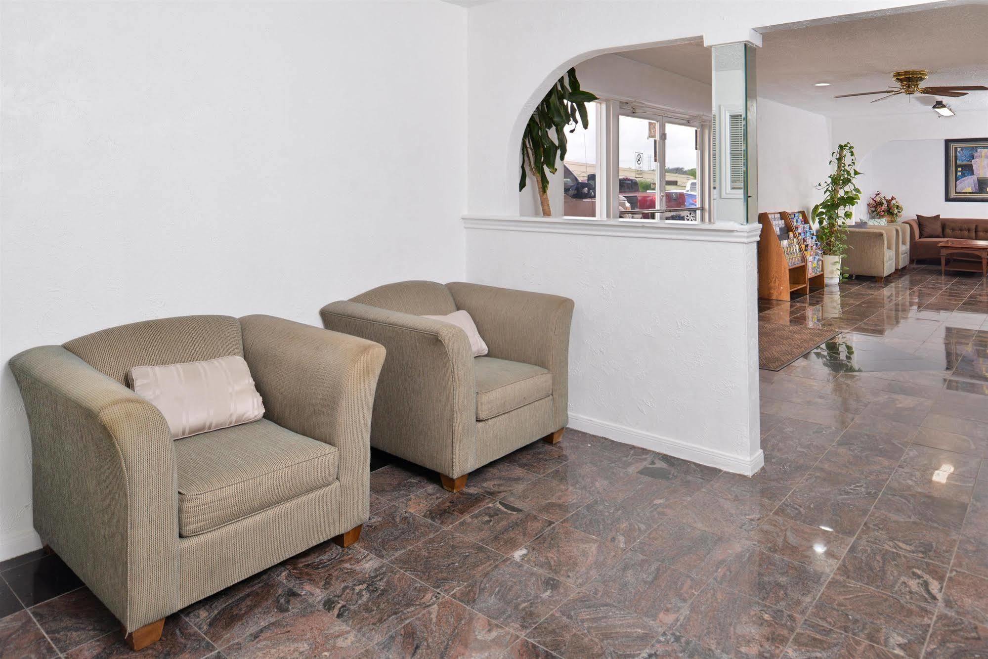 Americas Best Value Inn Clute Exterior foto