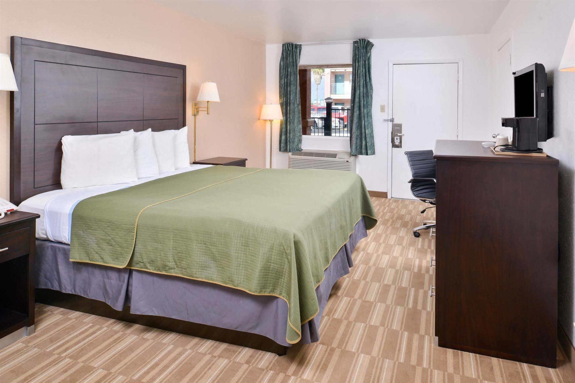 Americas Best Value Inn Clute Exterior foto