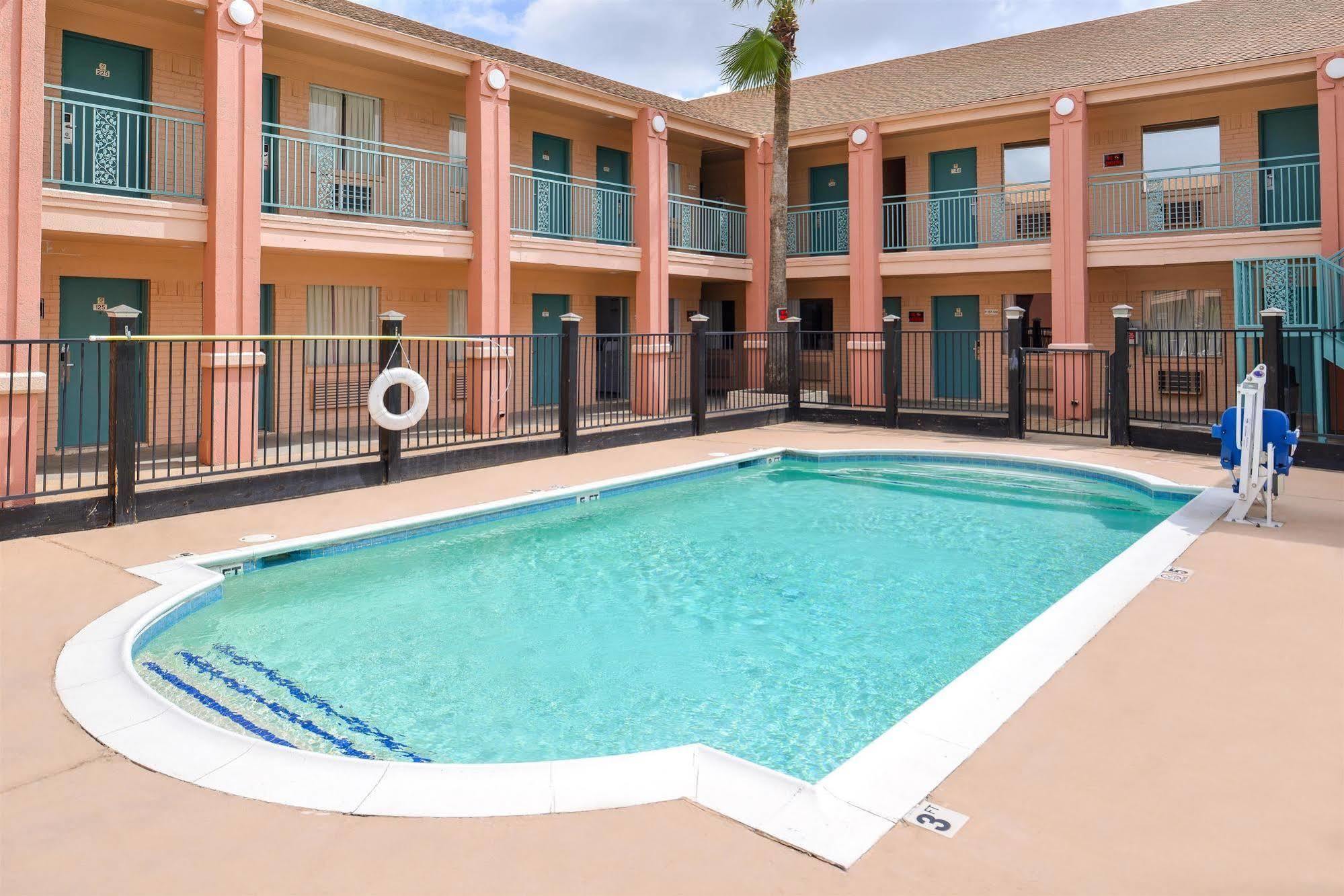 Americas Best Value Inn Clute Exterior foto